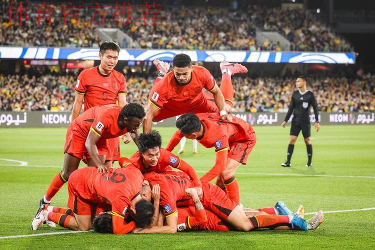 国奥土伦杯连追两球3-3平智利 佩兰现场观战大赞